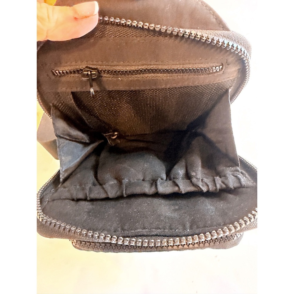 BEIS Sport Sling Bag Black Nylon Crossbody Travel Pack - Picture 5 of 7